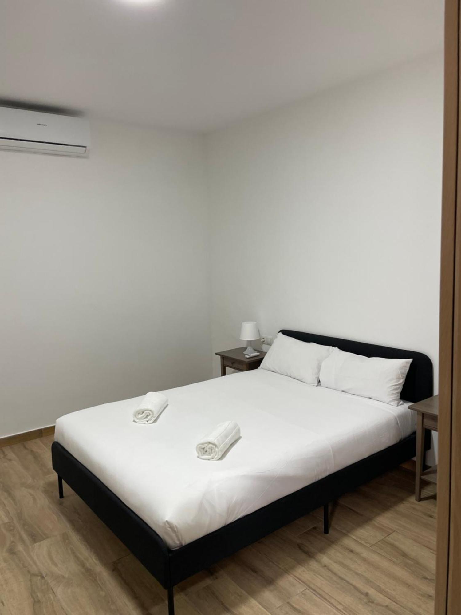 Apartamentos Tarradellas Sants Estacio バルセロナ エクステリア 写真