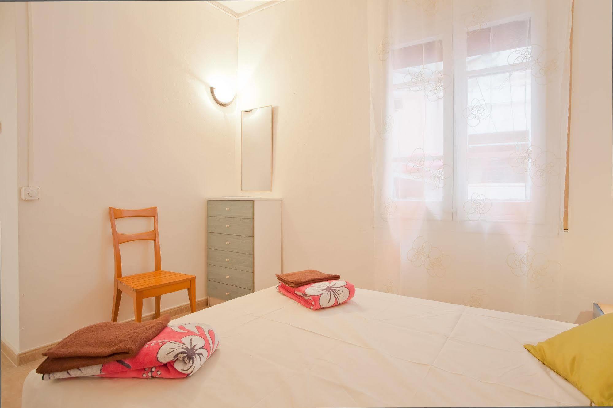 Apartamentos Tarradellas Sants Estacio バルセロナ エクステリア 写真