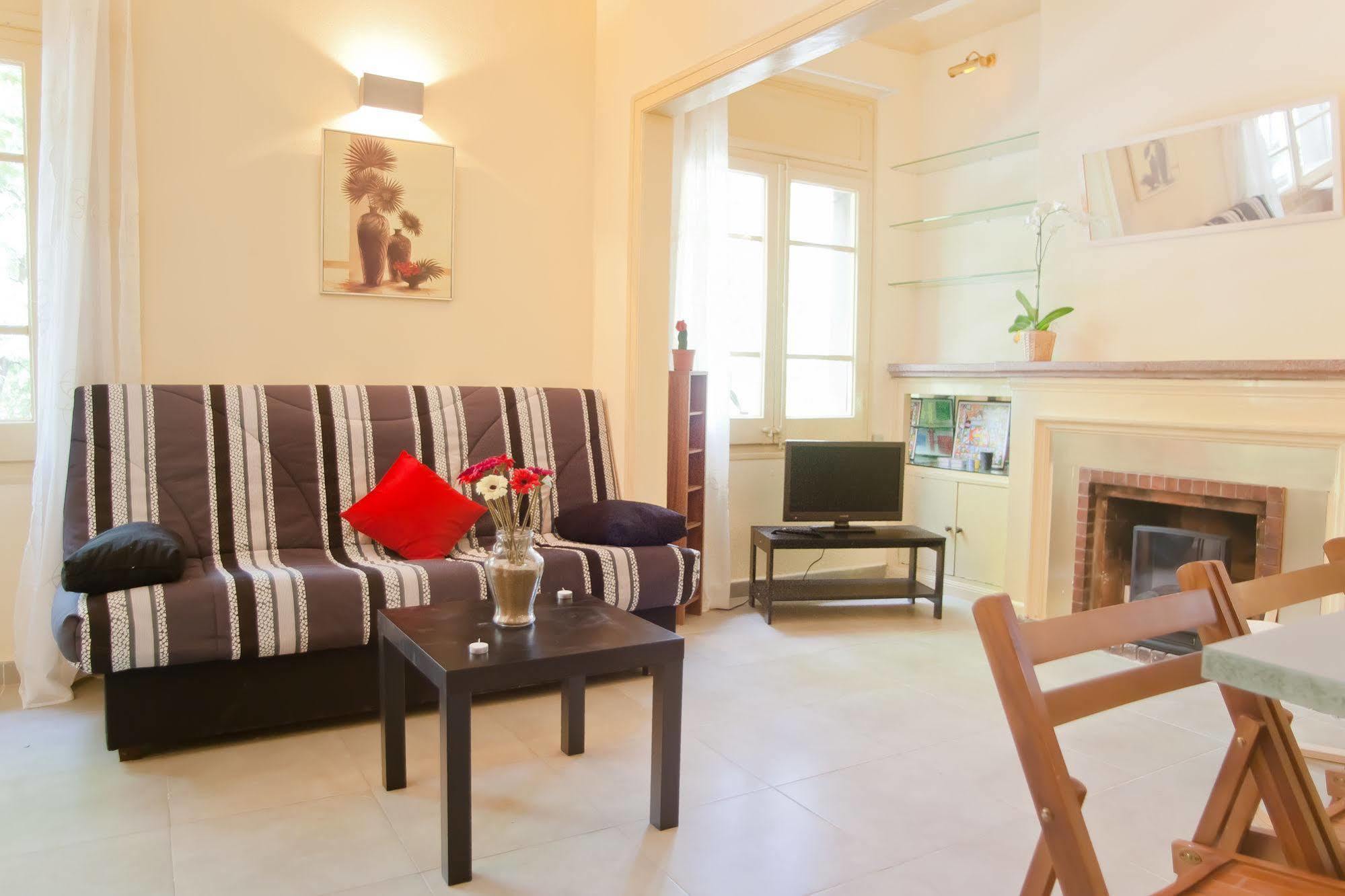 Apartamentos Tarradellas Sants Estacio バルセロナ エクステリア 写真