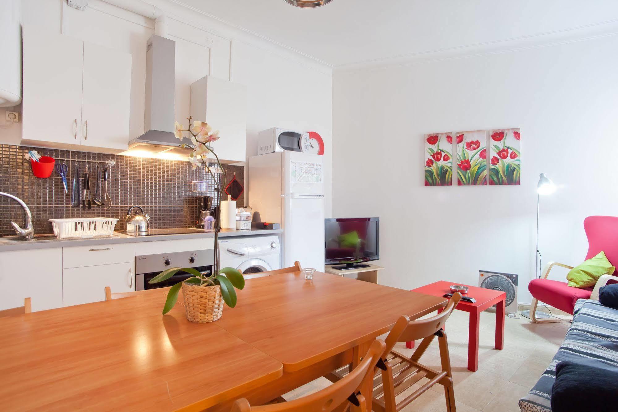 Apartamentos Tarradellas Sants Estacio バルセロナ エクステリア 写真